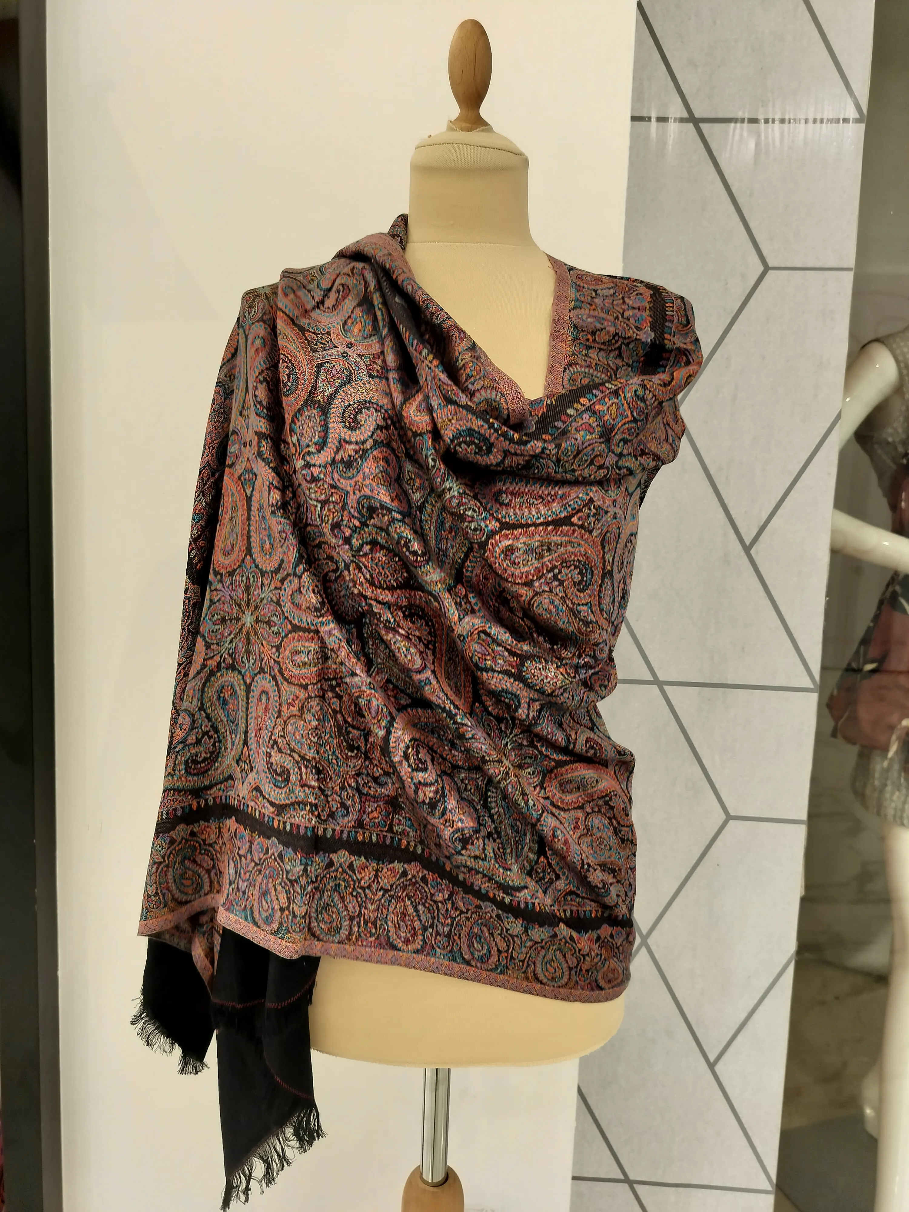 Janvi Black Mixed Cashmere Scarf