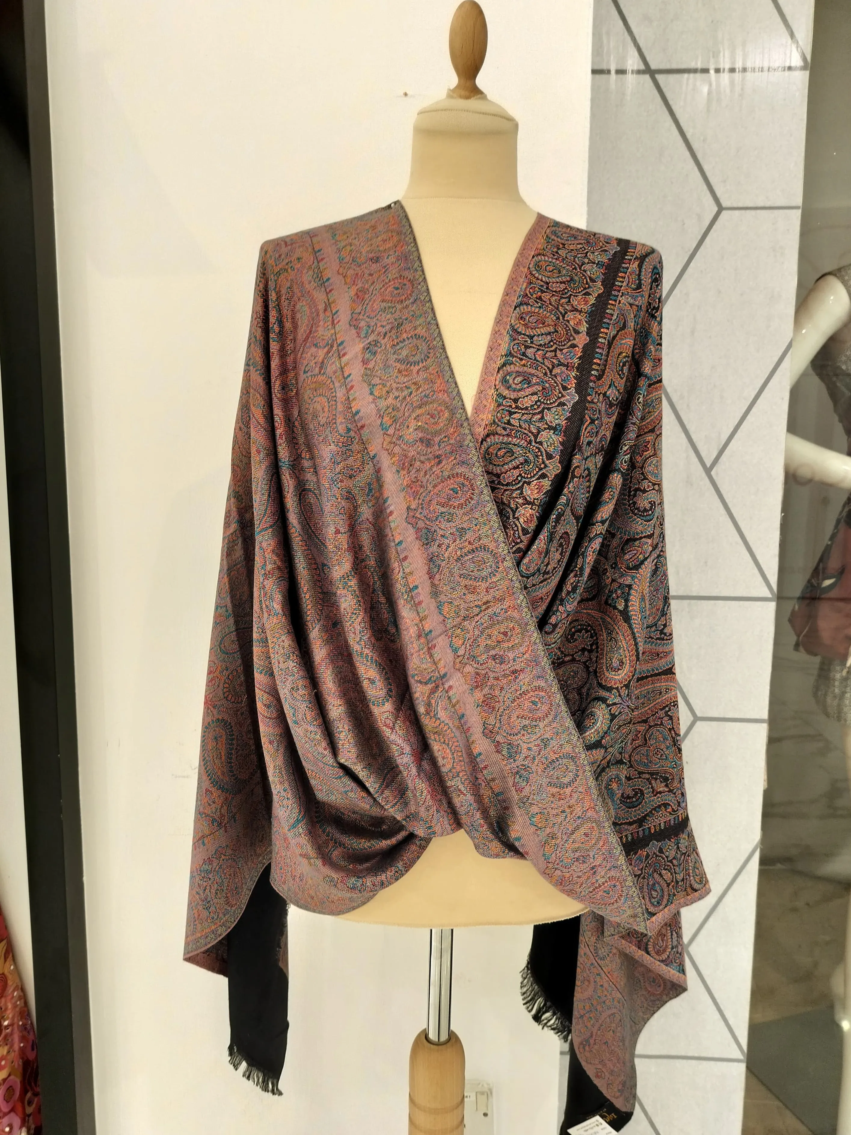 Janvi Black Mixed Cashmere Scarf
