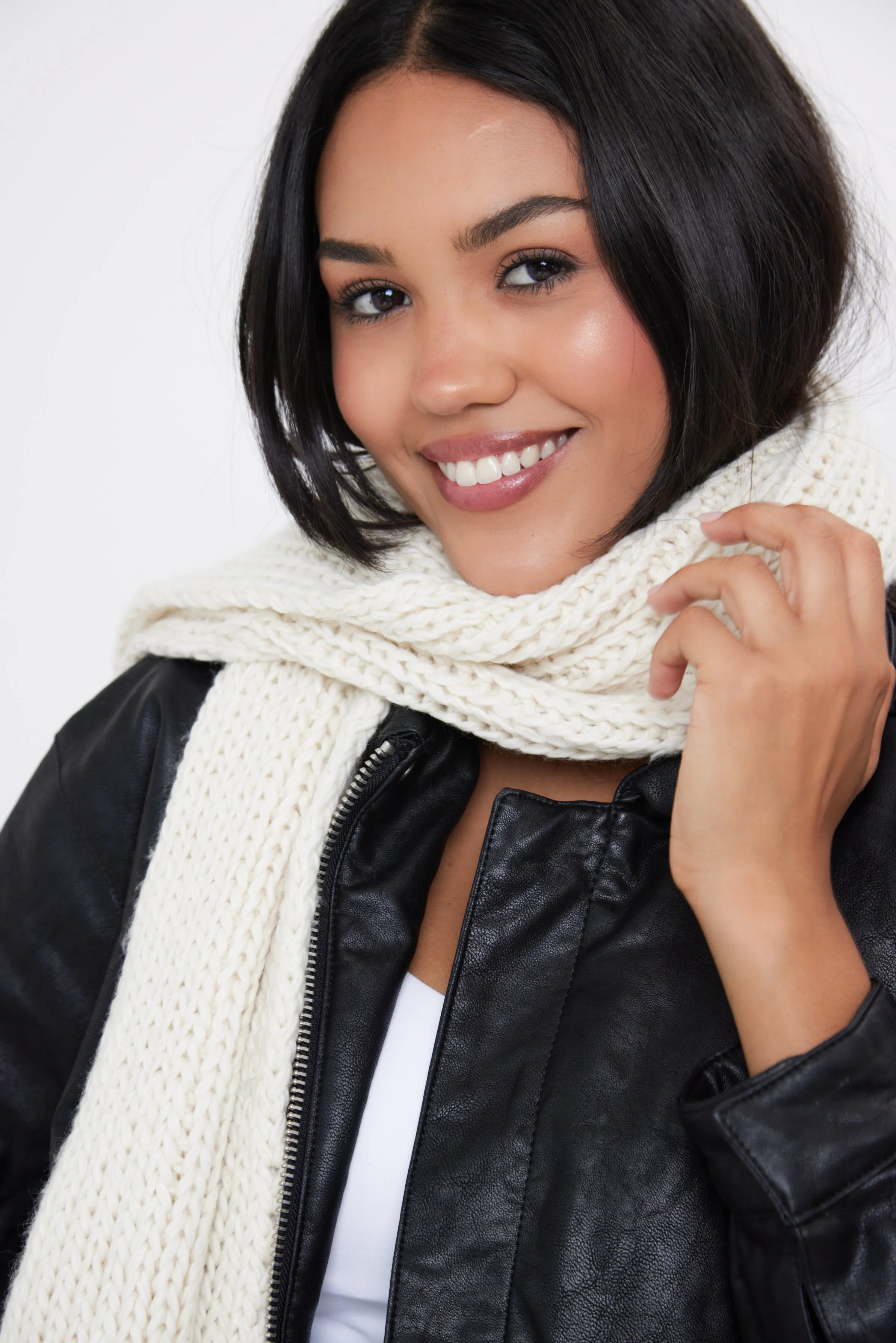 Knitted Chunky Scarf in Cream