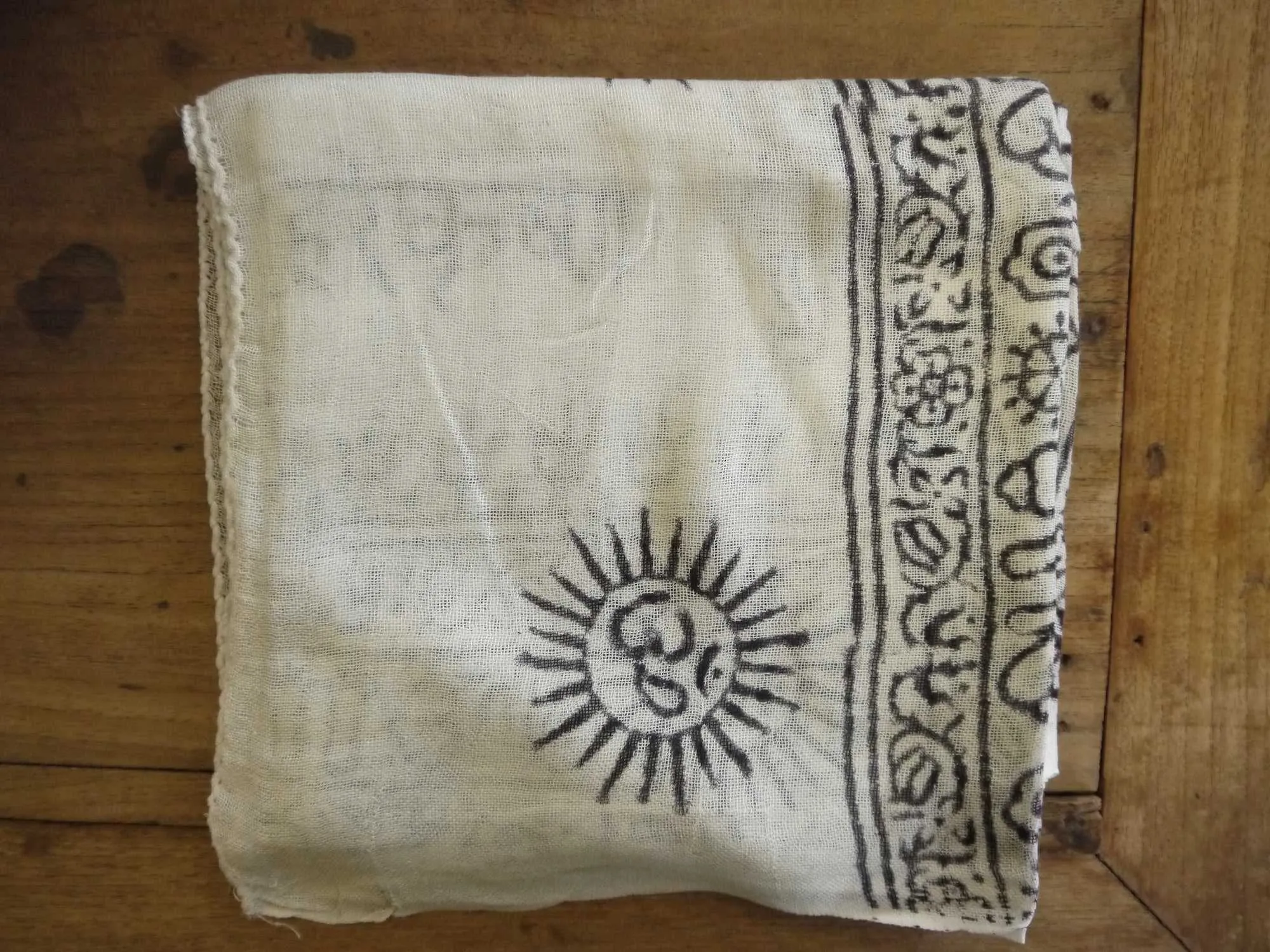 Om Shawl