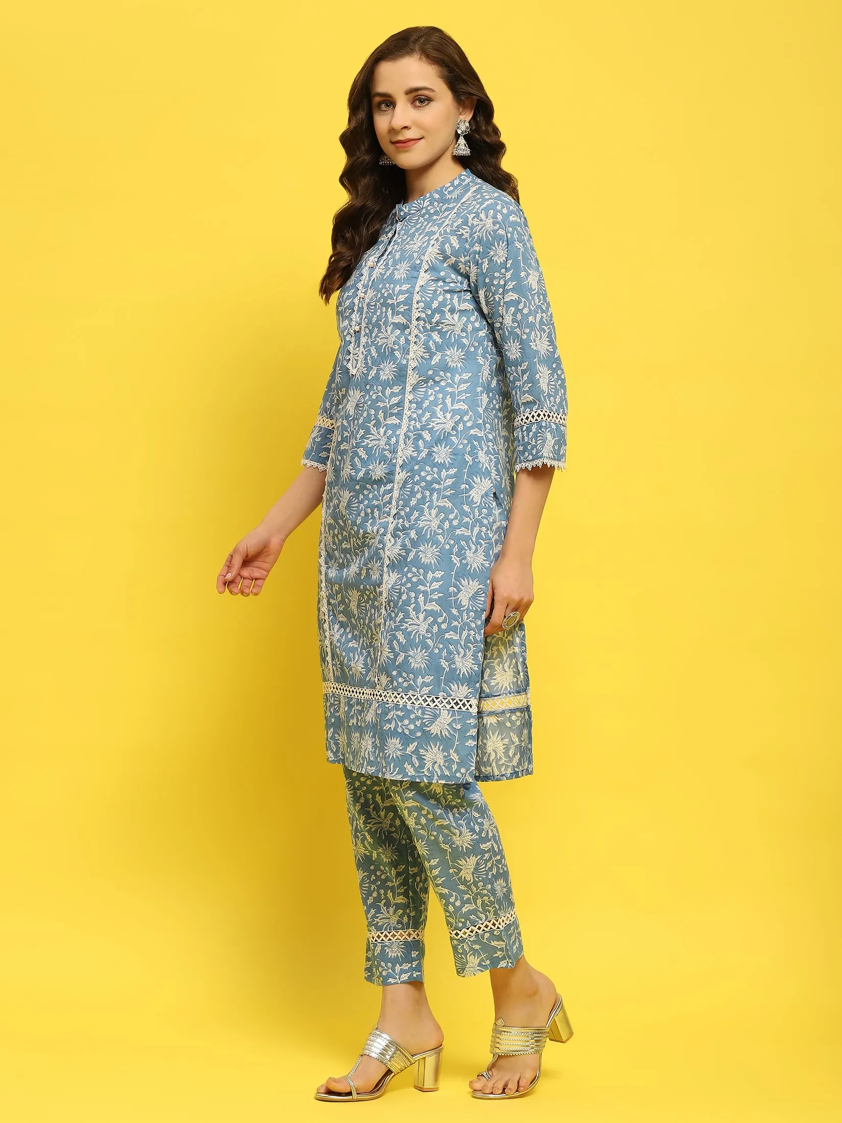 Women Cotton Blue Floral Print Kurta With Trouser