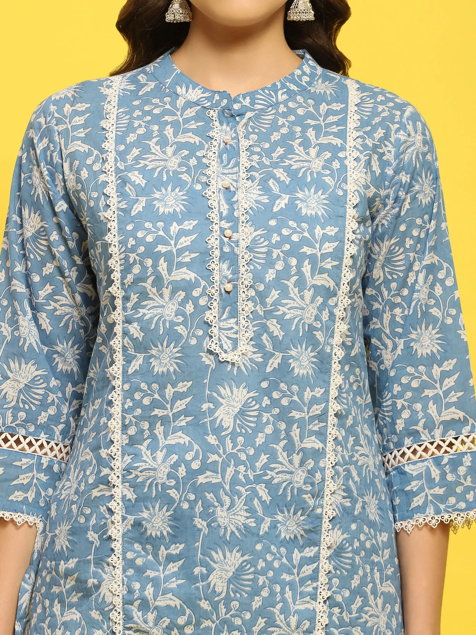 Women Cotton Blue Floral Print Kurta With Trouser