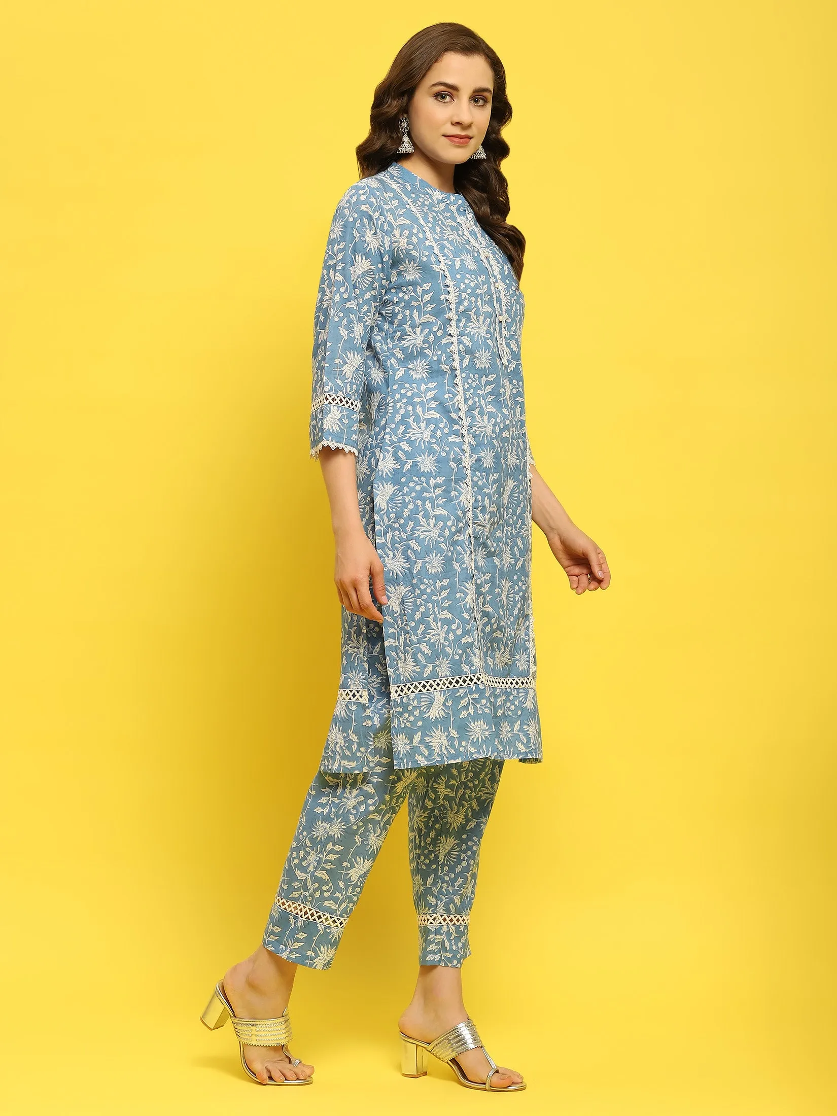 Women Cotton Blue Floral Print Kurta With Trouser