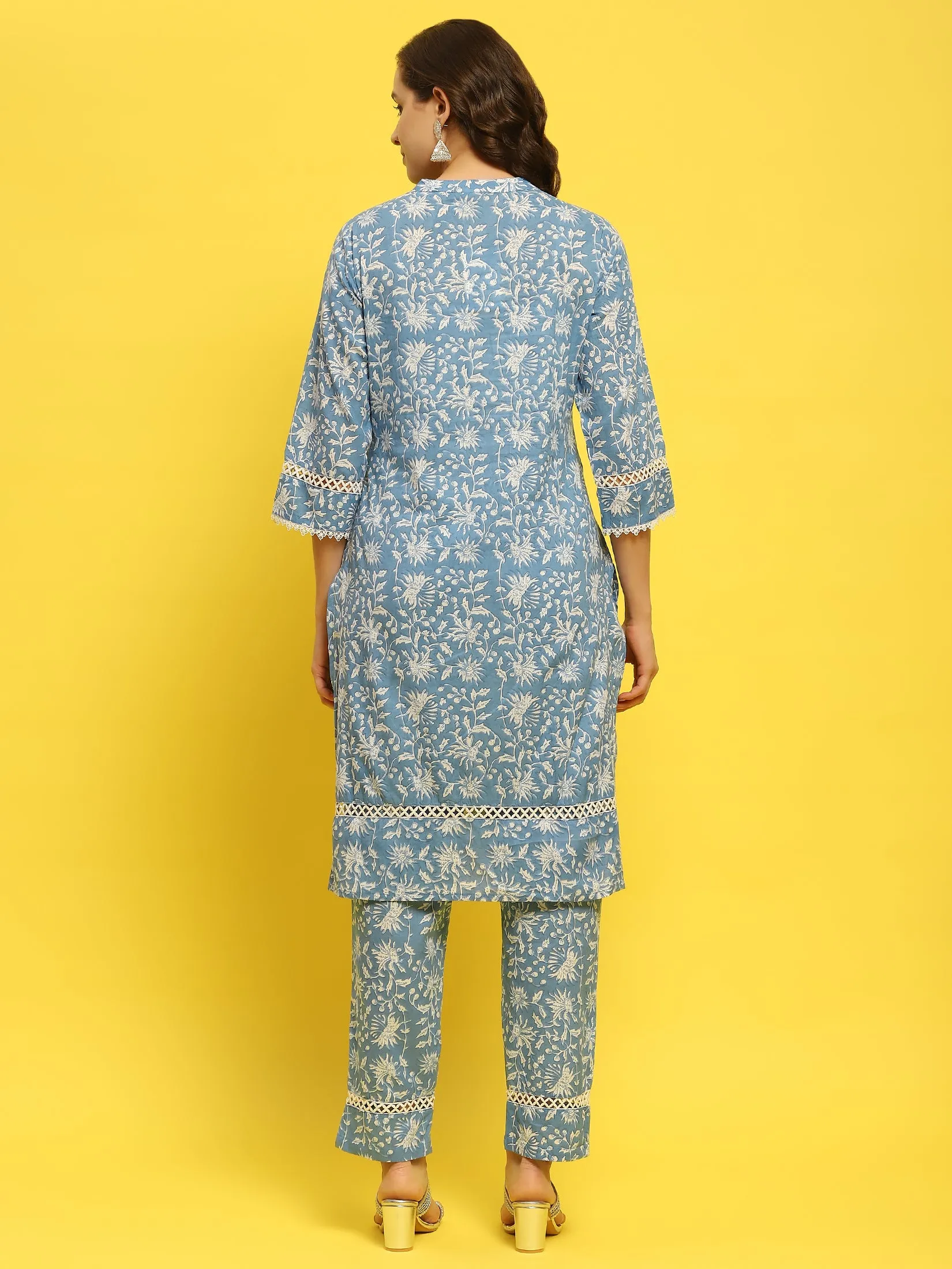 Women Cotton Blue Floral Print Kurta With Trouser
