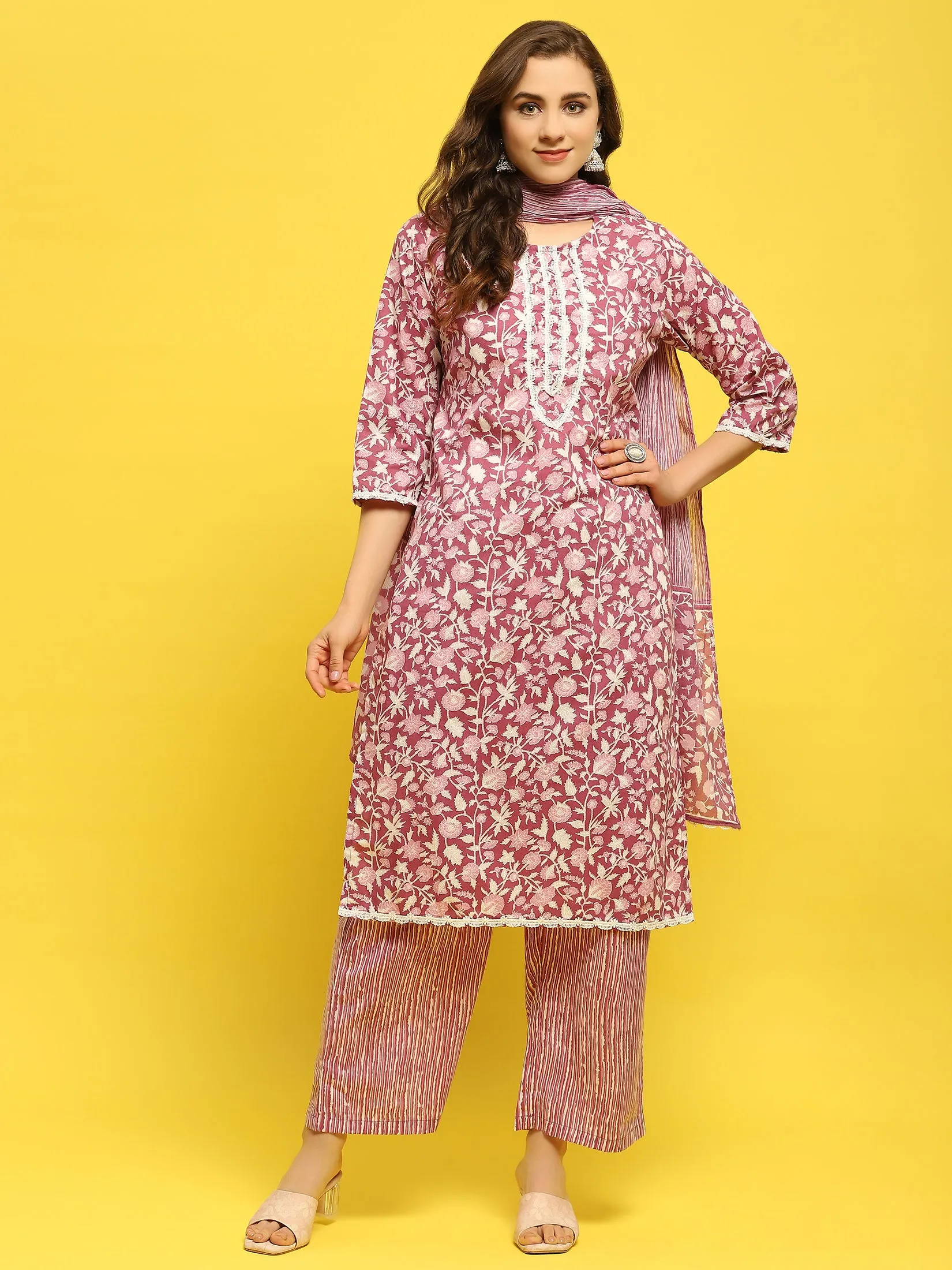 Women Poly Cotton Pink Floral Print Kurta Comfort Pant Dupatta